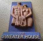 Advertentiesculptuur SWEATER HOUSE - Reclamebord - Gips en