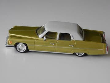 Elegance 1:43 - Modelauto - Cadillac Fleetwood Brougham 1976, Nieuw