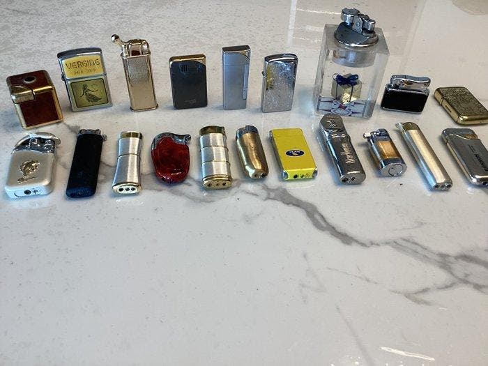 Lotto 20 accendini zippo marlboro camel colibrì’ - Zonder, Verzamelen, Rookartikelen, Aanstekers en Luciferdoosjes