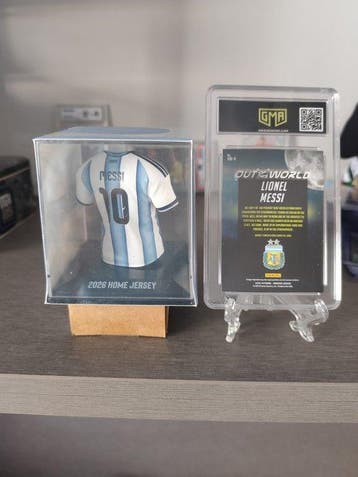 Panini Lionel Messi GMA 10 + Regalo Mini Jersey - 1 Card -, Nieuw