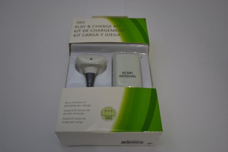 XBOX 360 Play & Charge Kit (White), Consoles de jeu & Jeux vidéo, Consoles de jeu | Xbox | Accessoires