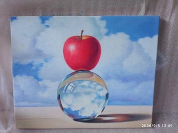 Charlie (XXI) - Manzana sobre esfera
