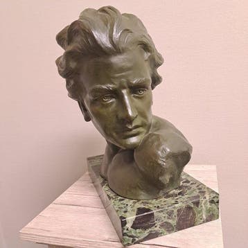 G.Carli(1873-1927) - Buste, Buste van Jean mermoz - 33 cm -
