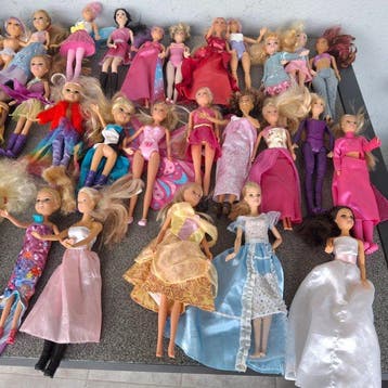 Mattel - Poupée Barbie Barbie et Disney - Allemagne