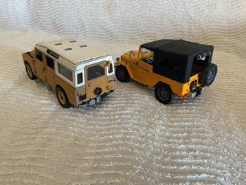 Polistil 1:24 - Modelauto (2) - Land Rover Station Wagon;