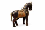 sculptuur, Cavallo decorativo in legno - 26 cm - met, Antiek en Kunst