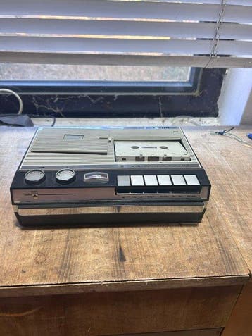 Grundig - C 100 Portable Mono Radio Cassetterecorder-speler, Nieuw
