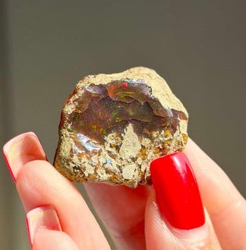 GEEN RESERVE! Uitstekende Red Flash OPAL uit Ethiopië