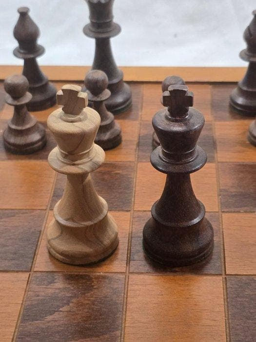Schaakspel - Lardy - Hout, Antiek en Kunst, Curiosa en Brocante