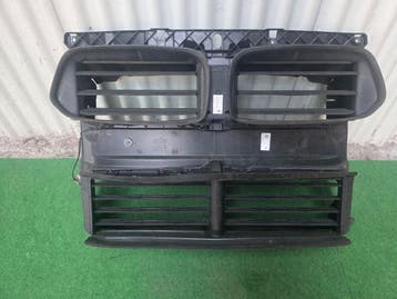 conduit dair de radiateur avec volet pilotés BMW X2 F39, Ophalen, Utilisé, Avant, BMW