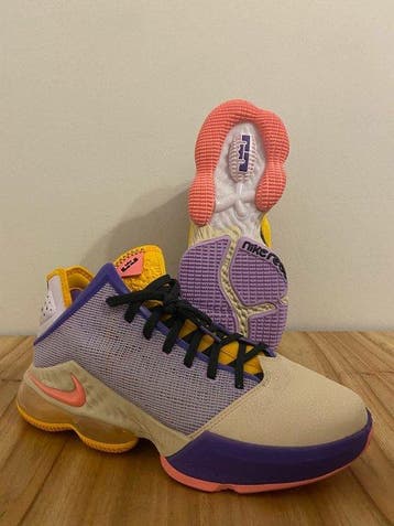Nike - Nike LeBron 19 Low “Mismatch” nba - Sneakers - Maat:, Nieuw