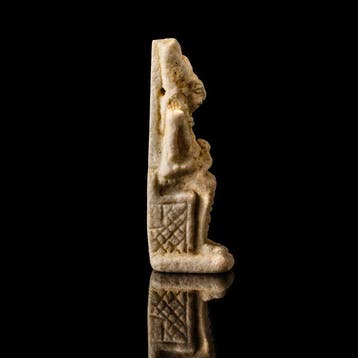 Oud-Egyptisch Faïence Isis Voedende Horus-amulet - Isis