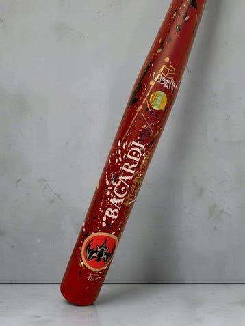 WASE - Beeldje - BATTE BASEBALL BACARDI RHUM CUSTOM STREET -