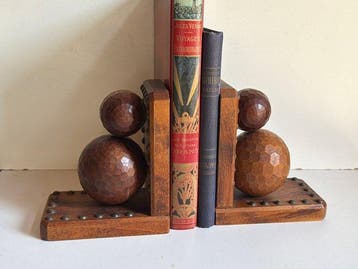 Boekensteunen - Houten boekensteunen met facetterende bollen