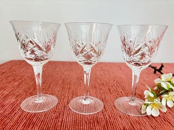 Nachtmann Set von 13 geschliffenen Kristall Weingläser -