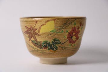 Lot van twee chawan uit de regio Kyoto (theebowls) met