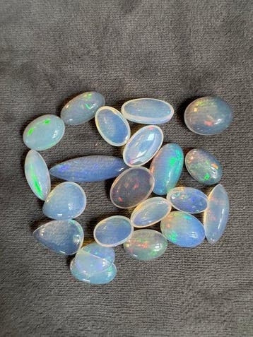 Verzameling van 50 karaat witte opaalcabochons Cabochons- 10