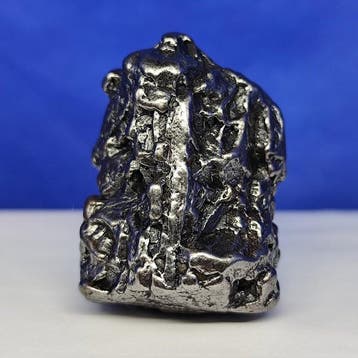 XL authentieke ijzeren meteoriet. Sculpturale Vorm. CAMPO