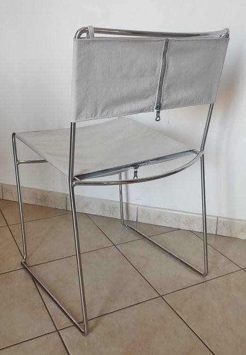 Driade - Enzo Mari - Stoel - Delfina - Staal, Textiel -, Antiek en Kunst, Antiek | Meubels | Stoelen en Sofa's