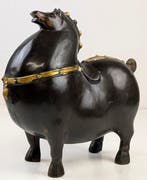 bronzen beeld van een paard in de stijl van de Chinese