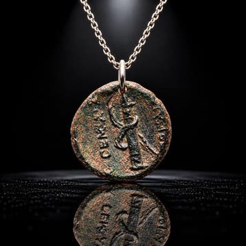Oud-Grieks “Het Talisman van Artemis” — Prachtig bronzen