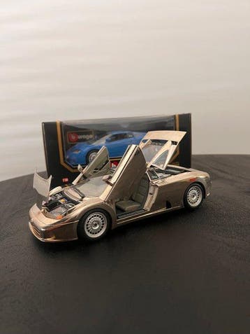 Bburago 1:18 - Voiture de sport miniature (2) - Bugatti, Nieuw