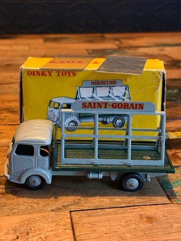 Dinky Toys 1:43 - Voiture miniature - Dinky Toys France 33C