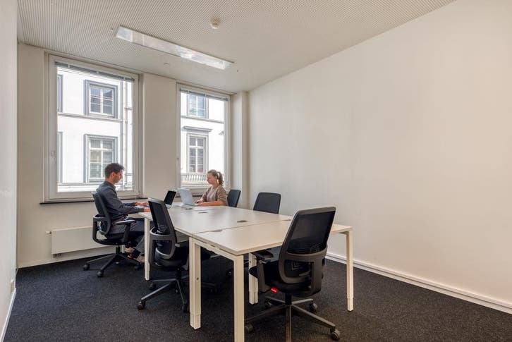 Kantoorruimte voor 3 in Mercier Square, Articles professionnels, Immobilier d'entreprise