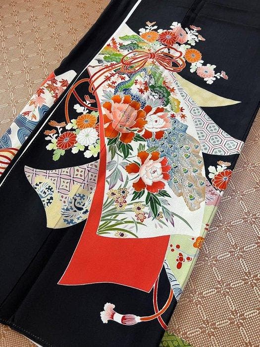 Zwarte tomesode-kimono - Zijde - Japan - 20e eeuw, Antiquités & Art, Antiquités | Autres Antiquités
