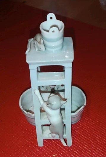 sculptuur, La chasse a la souris - 18 cm - Porselein, Antiek en Kunst