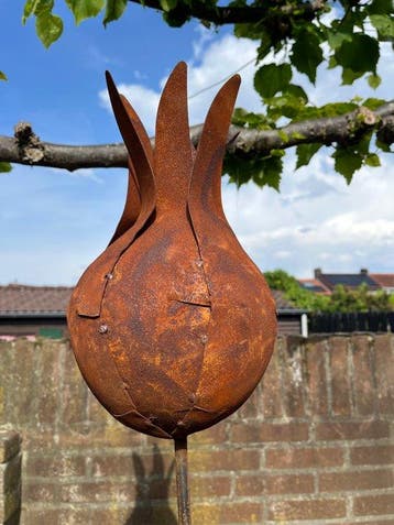 Sculptuuur voor buiten, Papaver Tuinsculptuur — Cortenstaal
