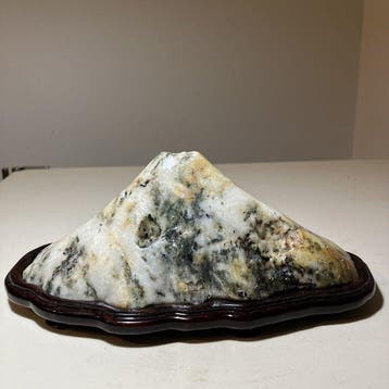 Steen - Japanse suiseki kijksteen Mount Fuji-vorm, Abekawa