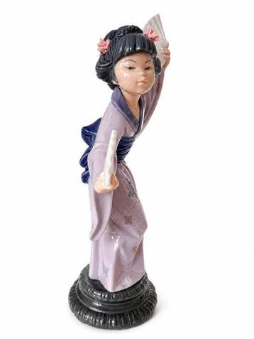 Lladró - Beeldje - ”Madame Butterfly” Porcelain Figurine –