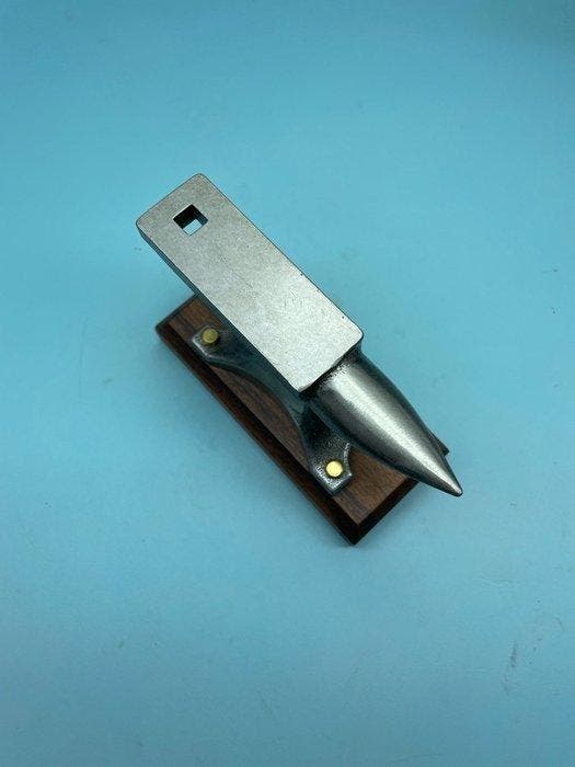 Mini Cast Steel Blacksmith Anvil with Solid Wood Base -, Antiek en Kunst, Antiek | Wandborden en Tegels