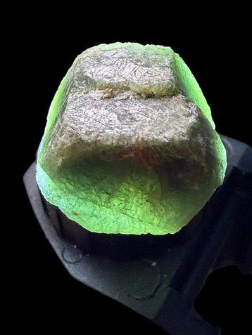 Saffier Super zeldzame groene saffier. 56 ct. hexagonaal,, Verzamelen