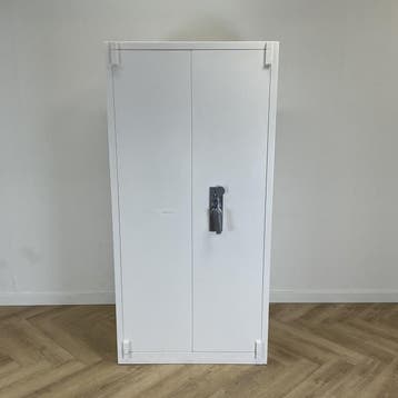 brandwerende kluis /  kast vv 4 legborden en sleutel (hxbxd), Huis en Inrichting, Gebruikt