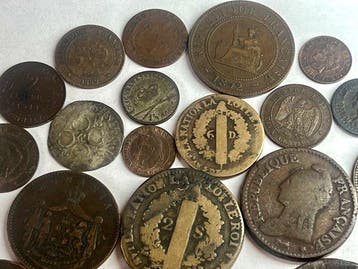 Wereld. Lot de 44 monnaies anciennes – XVIIIe / XIXe siècle