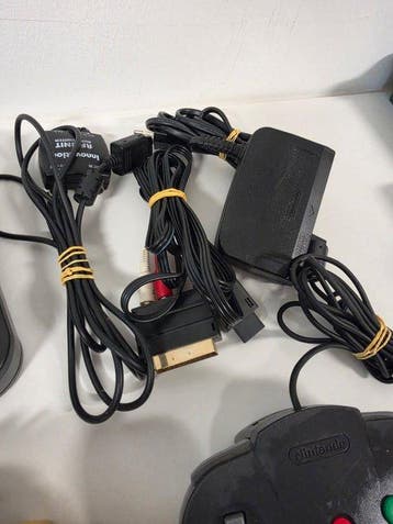 Nintendo - Nintendo 64 - N64 & 4 Controllers & 10 Game, Games en Spelcomputers, Nieuw
