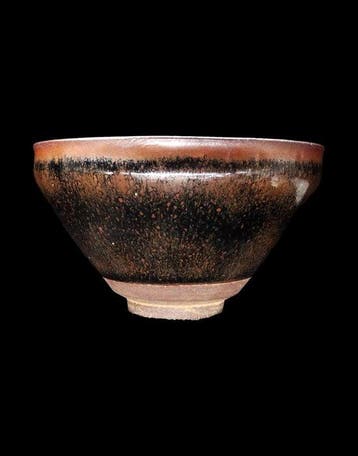Oud-Chinees - Jianyao-bol in geglazuurde keramiek -