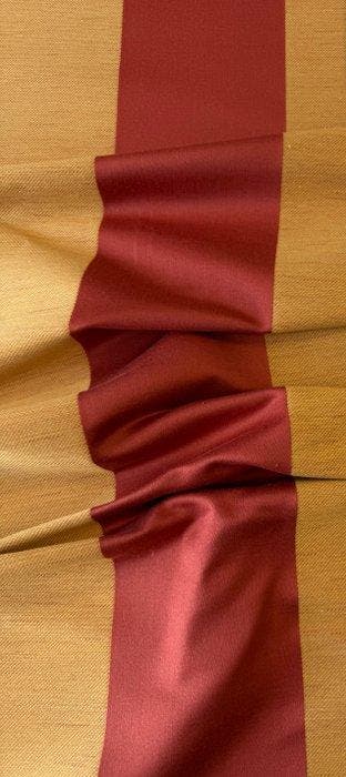 1779Verfijnde meubelstof jacquard met verticale strepen -