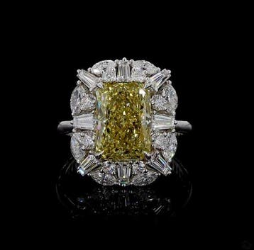 Ring - 14 karaat Witgoud - 5.72ct. tw. Geel Diamant (Fancy