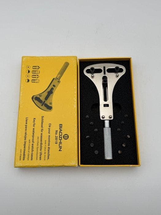 key for waterproof watch cases no.2819-4 big size new -, Antiek en Kunst, Antiek | Klokken