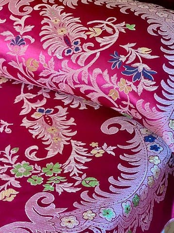 Couvre-lit en soie brodée, motif fleurs et rosace, pour lits