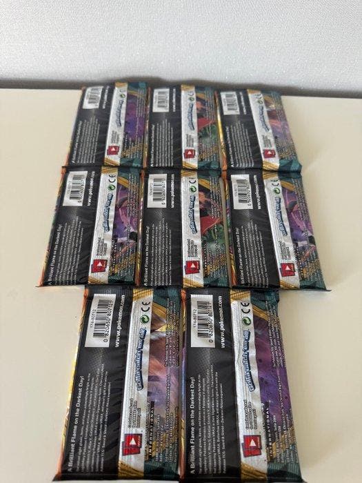 Pokémon - 8 Booster pack - Sword & Shield - Darkness Ablaze, Hobby & Loisirs créatifs, Jeux de cartes à collectionner | Pokémon