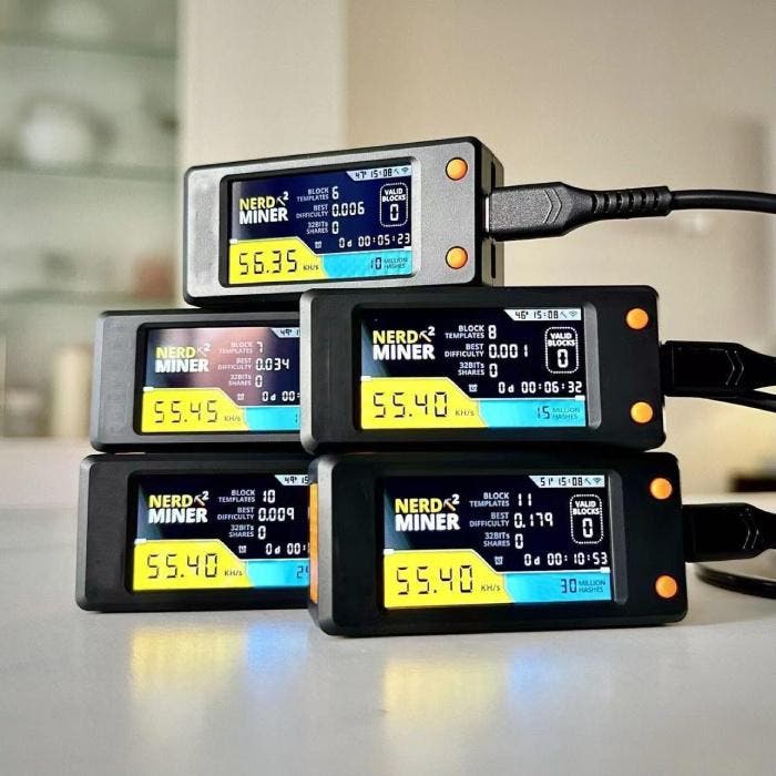 Bitcoin Nerd Lucky Miner v2.0 - T Display S3 - LCD Display, Telecommunicatie, Mobiele telefoons | Toebehoren en Onderdelen, Nieuw