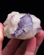 over CALCITE (Klassieke vindplaats) fluoriet - Hoogte: 4.1