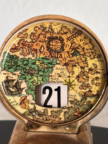 Bureauset - Calendario perpetuo Art Déco con globo, Antiek en Kunst