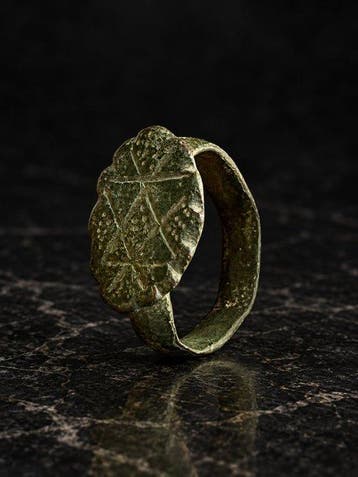 Médiéval Bronze Bague gravée dune étoile du 10e au 12e