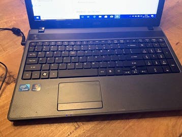 Acer Aspire 5349 series with 6gb ,150gb ssd ,windows 10 and, Nieuw