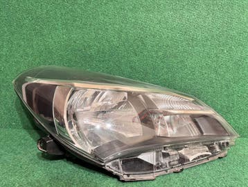 Phare av. droit Toyota Yaris III Phase 2 2014 - 2017 H7, Ophalen, Utilisé, Toyota